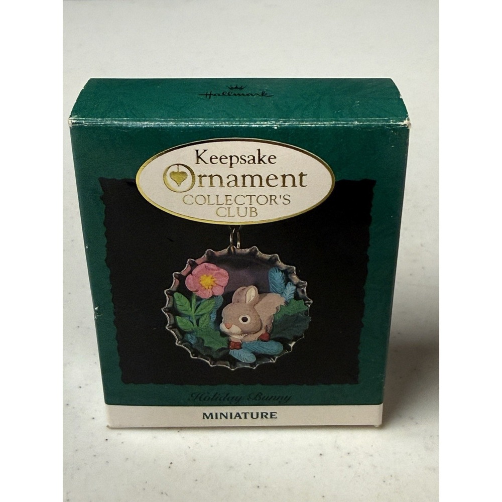 VTG Hallmark Hallmark Miniature Christmas Ornament Holiday Bunny 1994 (QXC4191)